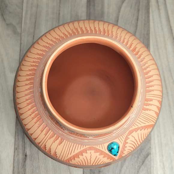 Michael Charlie Pottery Southwest Vase Navajo Native American Etched 6"H 7"W - Picture 11 of 16